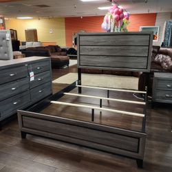 New Four Piece Queen Bedroom Set Queen Bed Frame Dresser Mirror And Nightstand