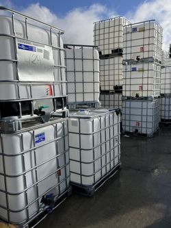 WATER CONTAINER IBC TOTES 275 Gallons  330 Gallons. Metal Caged. 