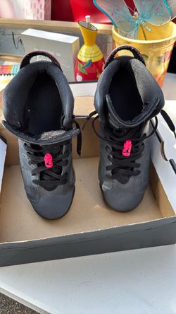Barely used size 7Y  Jordan Spike Forty sneakers