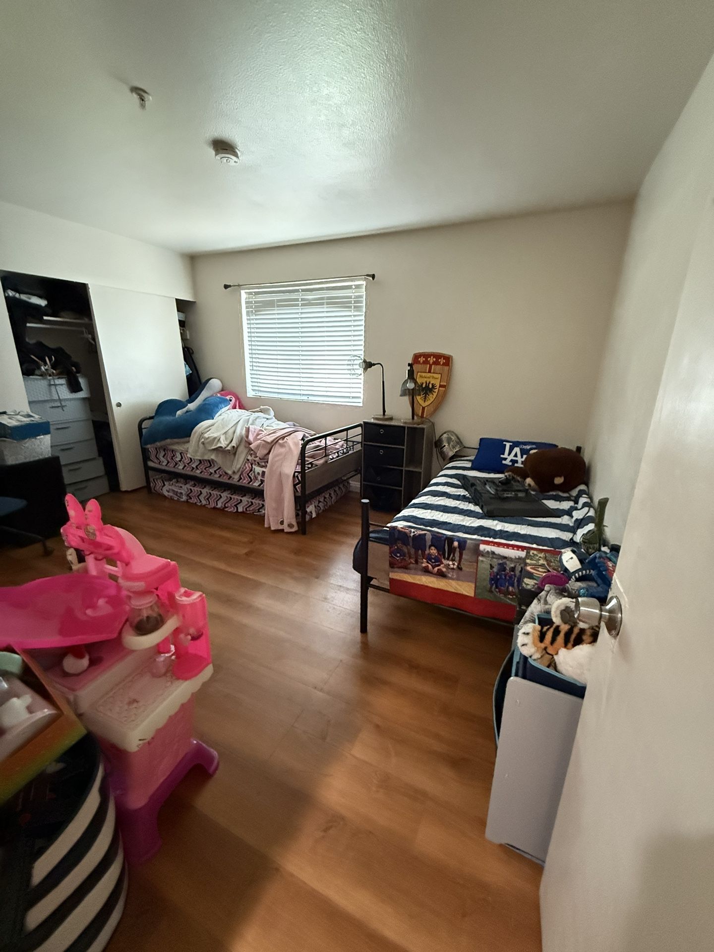 2 Twin Beds With Mattress