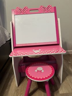 Minnie Mouse White Board With Stool
