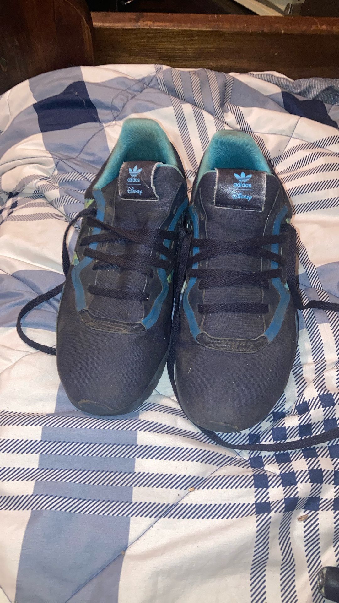 Girls 4.5 Adidas Disney Shoes With Nemo Pic Inside
