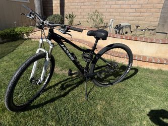 Jamis Exile 29er Mountain Bike. SIZE 17 frame 