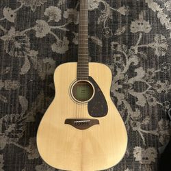 Yamaha FG800 Acoustic Guitar w/ Case
