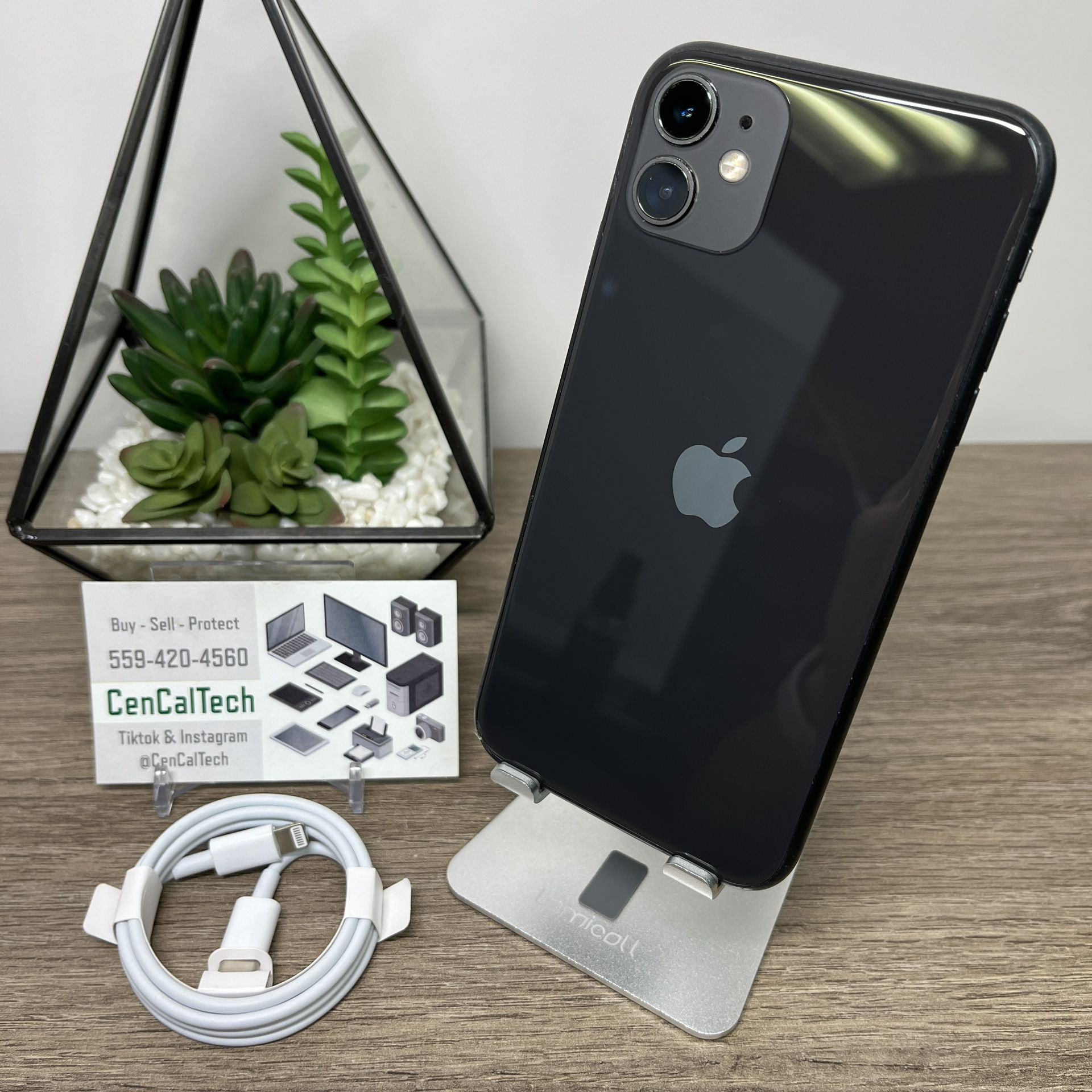 iPhone 11 64gb Unlocked 83% Battery Health. In Good Condition. No Face ID, screen been replaced. 