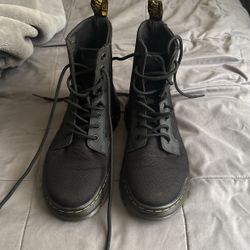 dr. martens combs