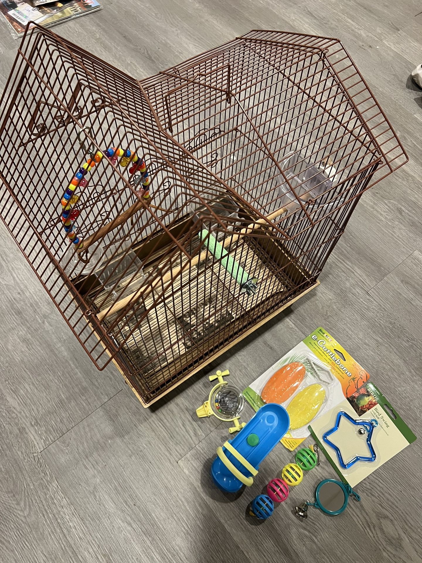 Beautiful Birdcage With Extras For 2 Birds