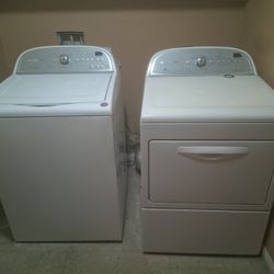 Whirlpool Washer And Gas Dryer 