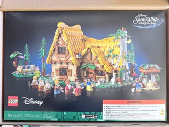 Lego Snow White and the seven dwarfs cottage
