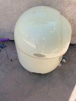 Cat litter box