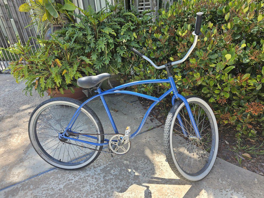 OLD SCHOOL BIKE CRUISER 26" GREAT CONDITION READY TO RIDE