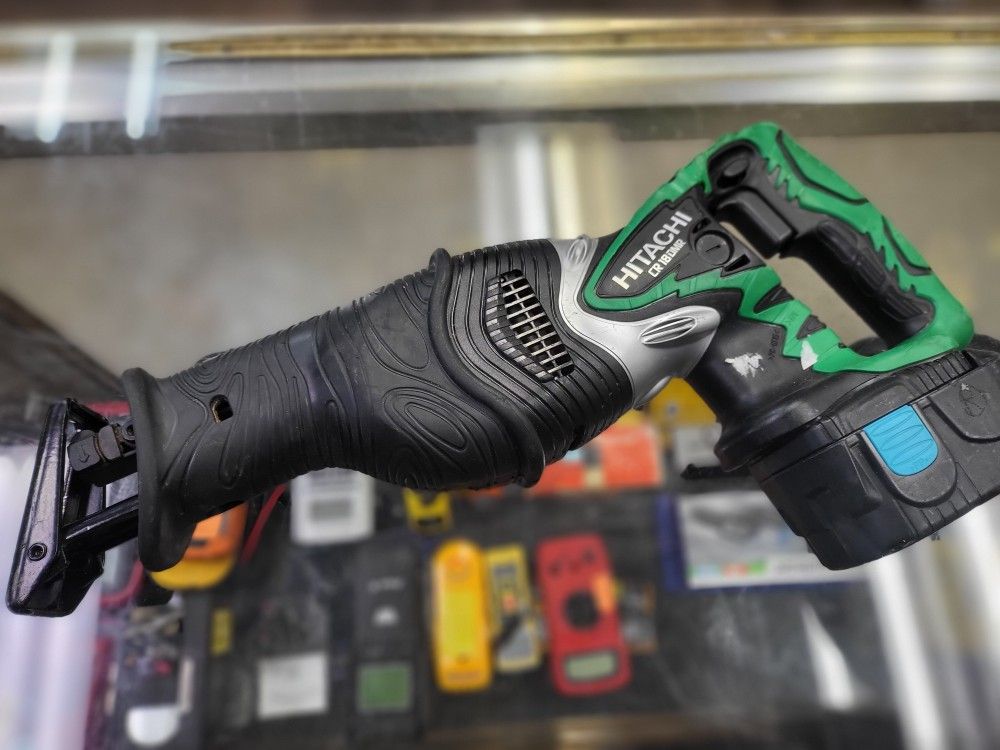 HITACHI CR 18DMR RECIPROCATING SAW Cordless w battery and charger
