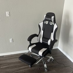 GTPLAYER Gaming Chair Like New – Black/White | Assembled