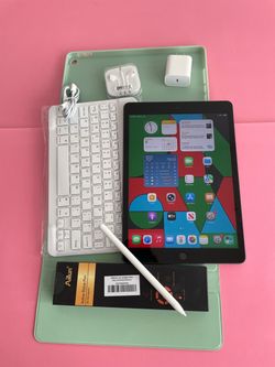 Apple IPad 8th Generation (10.2” Retina /Latest iOS 26/ 2020 model) 32GB with stylus pen, keyboard & Accessories