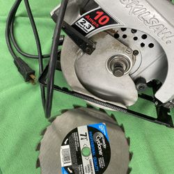 Tools Skilsaw  new  blade 