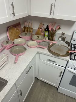 paris hilton pink pots and pans 🩷
