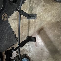 Pull Up Bar Wall Mount 