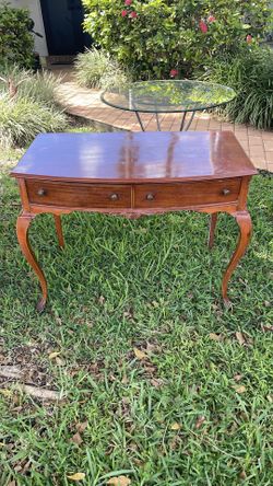 Roger table