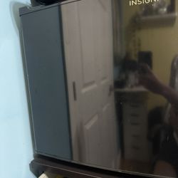 Insignia 1.7 Cu. Ft. Mini Fridge