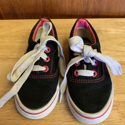 Children’s converse tennis shoes