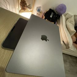 2022 M2 MacBook Air Space Grey 8GB RAM 256GB SSD STORAGE BATTERY HEALTH NORMAL IN PRISTINE CONDITION 