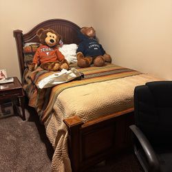 Bedroom Set For Sale At A Really Great Price!!!!