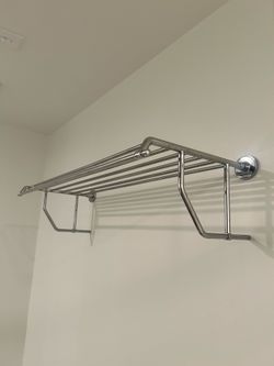 Metal towel rack