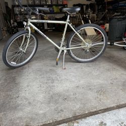 Specialized Mountain Bike "Hard Rock" Model 