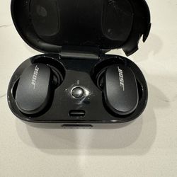 Bose QuietComfort Earbuds With Charging Case