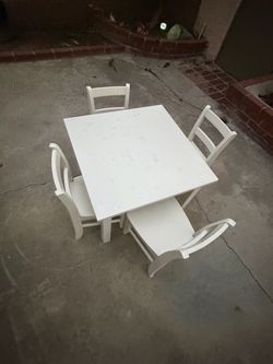 Toddler table and Chairs