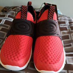 Boys athletics size 3 brand new shoes never been worn