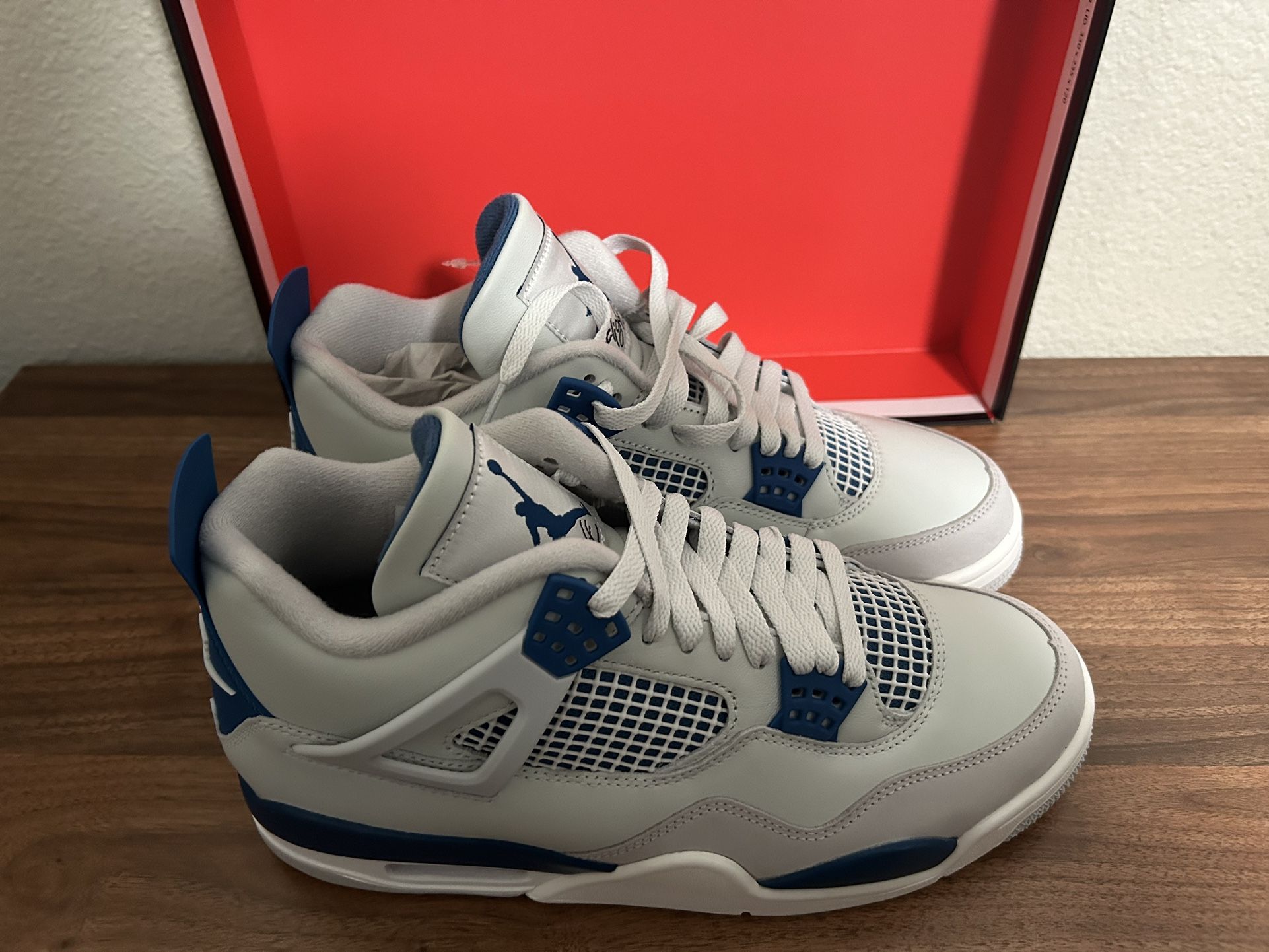 Jordan 4 - Industrial blues. Size 9 Brand New, Never Worn