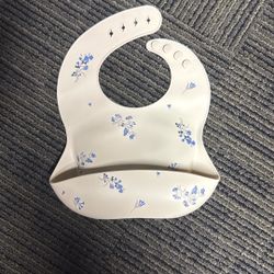 Mushie Silicone Baby Bib