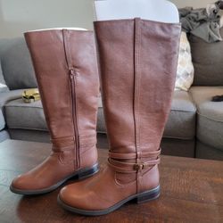 Women's Boots Size 6