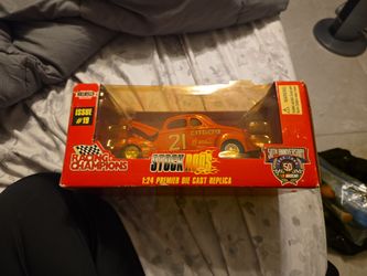 Vintage NASCAR 50 Anniversary 1:24 Premiere Die Cast replica issue#19 CITGO CAR