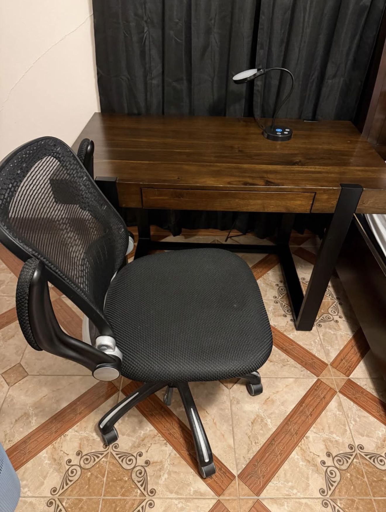 Office Desk With Chair