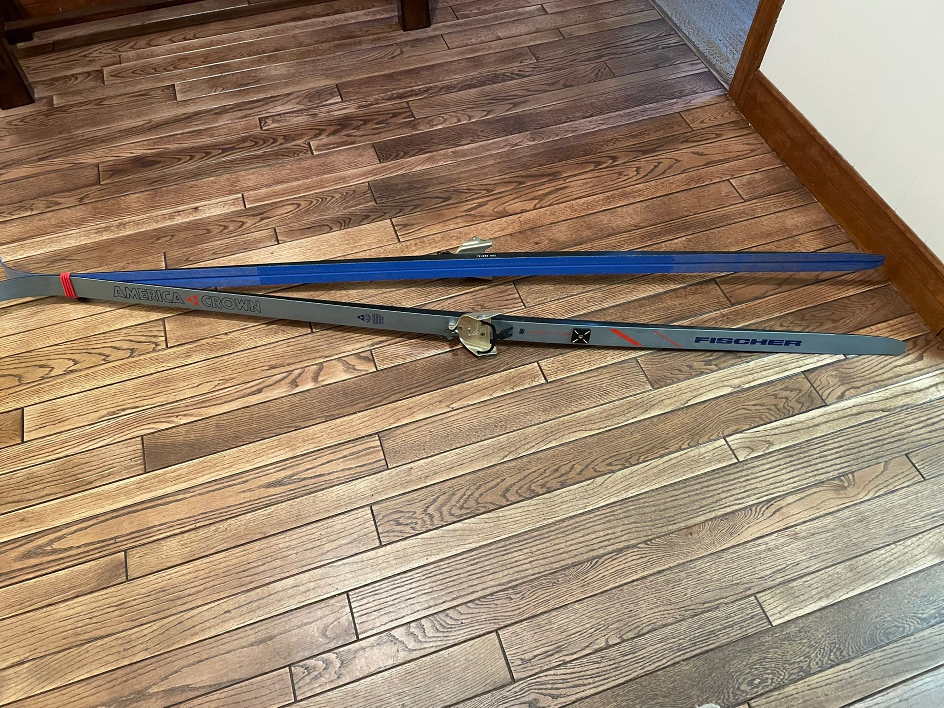 America Crown Fischer Cross Country Skis