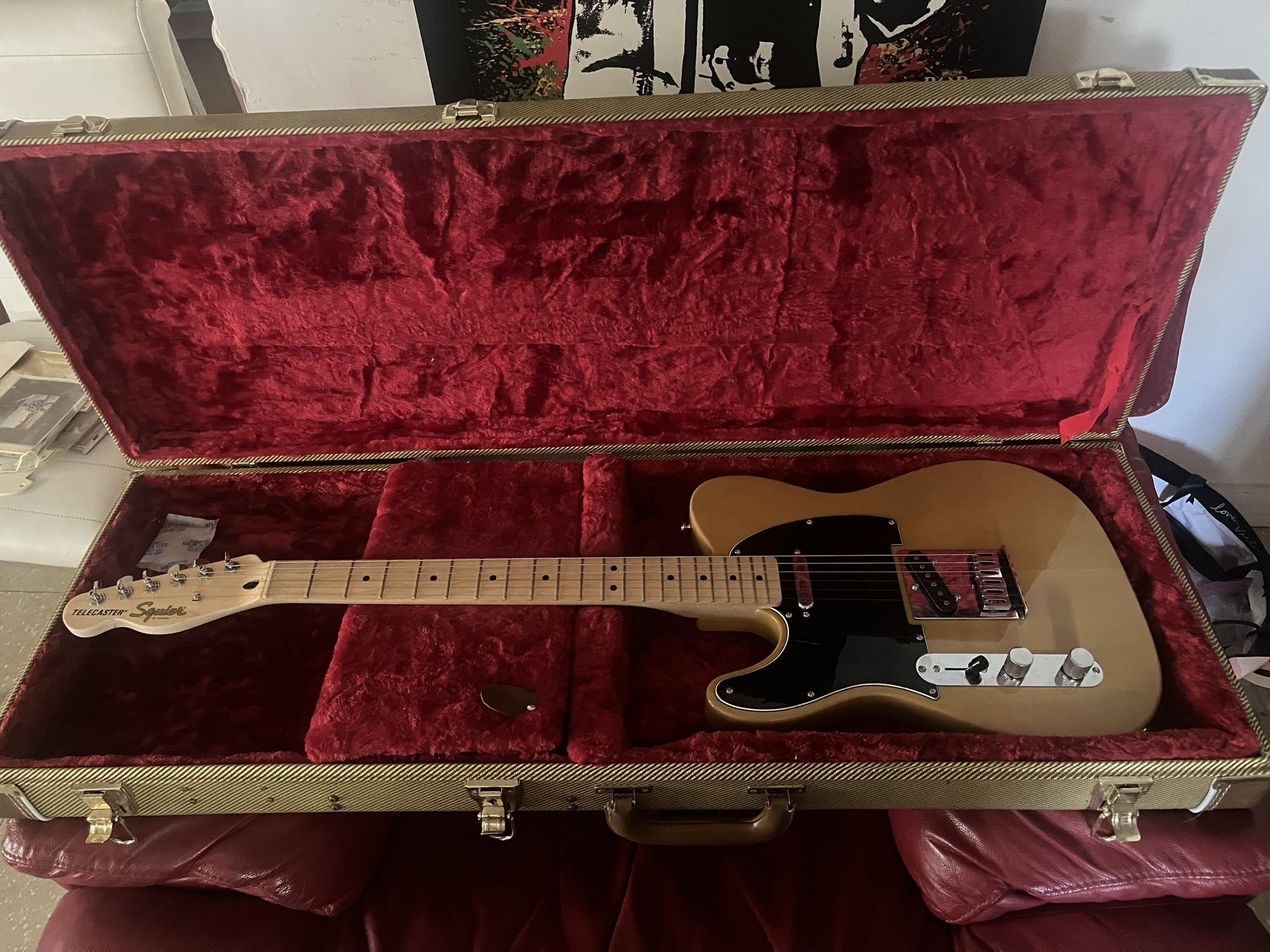 Squier Telecaster Lefty in Like New Condition
