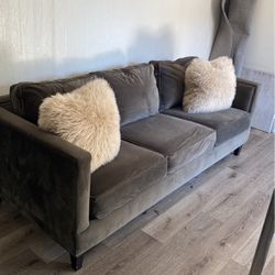 Tufted Couch 