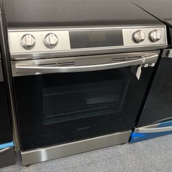 New Scratch And Dent Samsung 5 Burner Glass Top Stainless Steel Slide In Range. 1 Year Warranty 