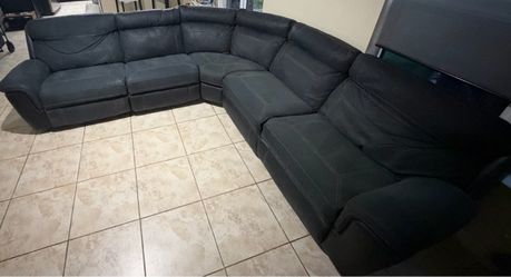 Free sectional reclining couch