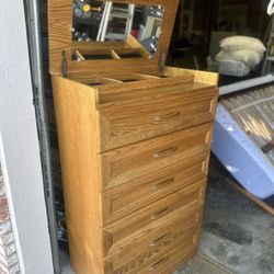 Solid Wood 6-Drawer Dresser – Classic Oak Finish