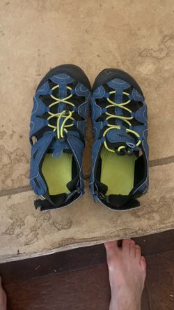 Water Shoes Closed Toe Size 4