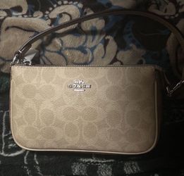 Coach Nolita 19
