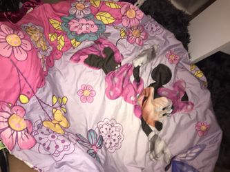 Minnie Mouse blanket comforter 12$