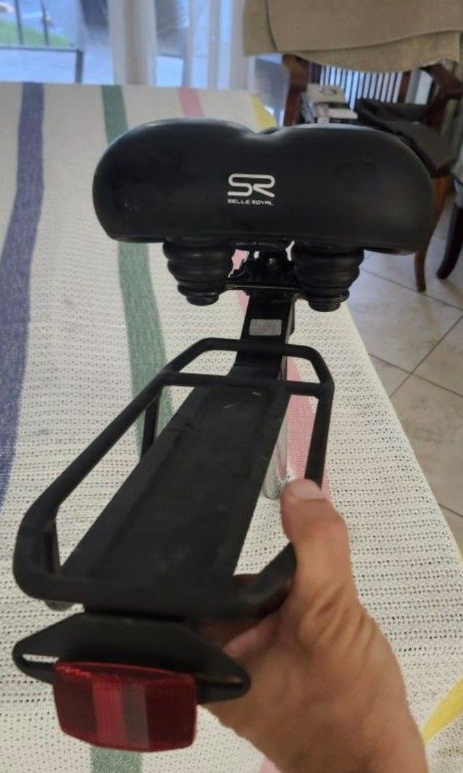 Selle  Royal Bike Seat & Luggage Carrier $10.00
