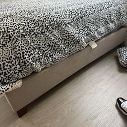 QUEEN SIZE BED FRAME