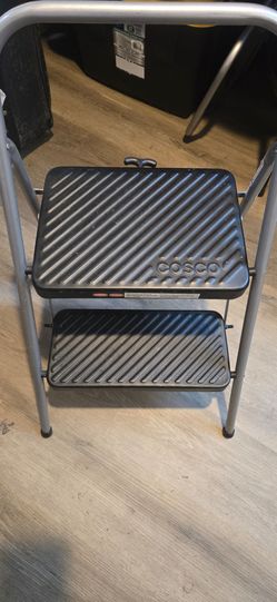 Moving sale 2 Step Ladder