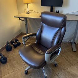 La-Z-Boy Arcadian Ergonomic Bonded Leather Swivel Chair