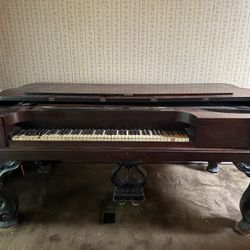 Antique Piano 